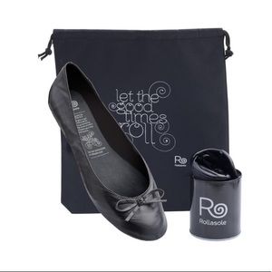 NWT Rollasole Black Flats Medium 7 1/2-8 1/2
